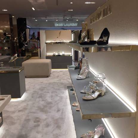 negozio-lusso-milano-ressinova-pavimenti-rivestimenti-microcemento-naturalg40 (1)