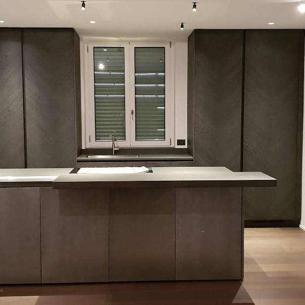 resinnnova-pavimenti-rivestimenti-resina-arredo-micrometallo-milano