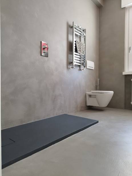 appartamento-sara-provincia-di-como-resinnova-pavimenti-rivestimenti-microcemento-naturalg40-carte-da-parati-wallpeppergroup-farrow&ball-finitura-estate-emulsion (3)