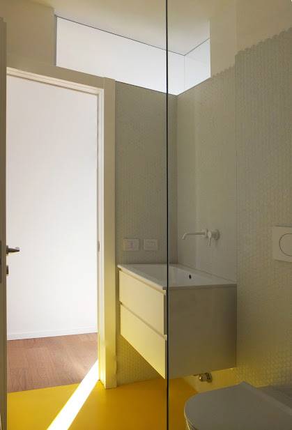 appartamentio-resinnova-monza-e-brianza-pavimenti-rivestimenti-scale-microcemento-naturalg40-resina-materia-rivestimenti-farrow&ball-finitura-estate-emulsion (5)