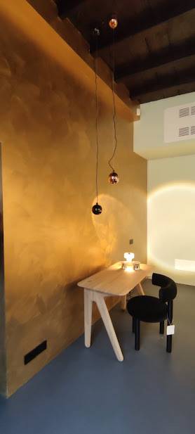 negozio-lusso-como-resinnova-pavimenti-rivestimenti-resina-materia-micrometallo-con-finitura (5)