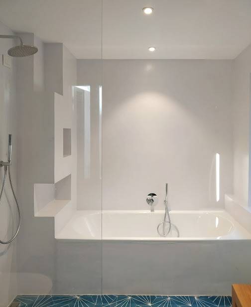 appartamentio-resinnova-monza-e-brianza-pavimenti-rivestimenti-scale-microcemento-naturalg40-resina-materia-rivestimenti-farrow&ball-finitura-estate-emulsion