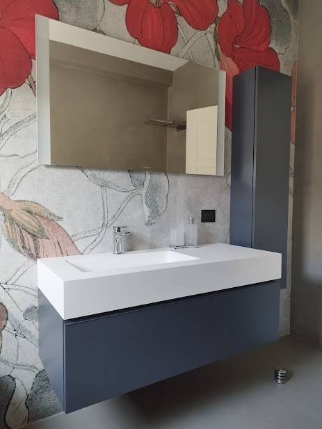 appartamento-sara-provincia-di-como-resinnova-pavimenti-rivestimenti-microcemento-naturalg40-carte-da-parati-wallpeppergroup-farrow&ball-finitura-estate-emulsion (1)