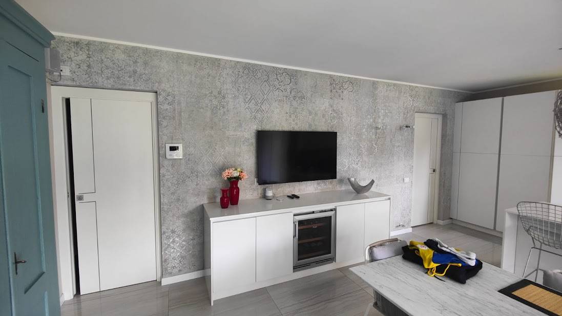 appartamento-davide-resinnova-provincia-di-como-pavimenti-superfici-microcemento-naturalg40-calce-shabby-calceterra (6)