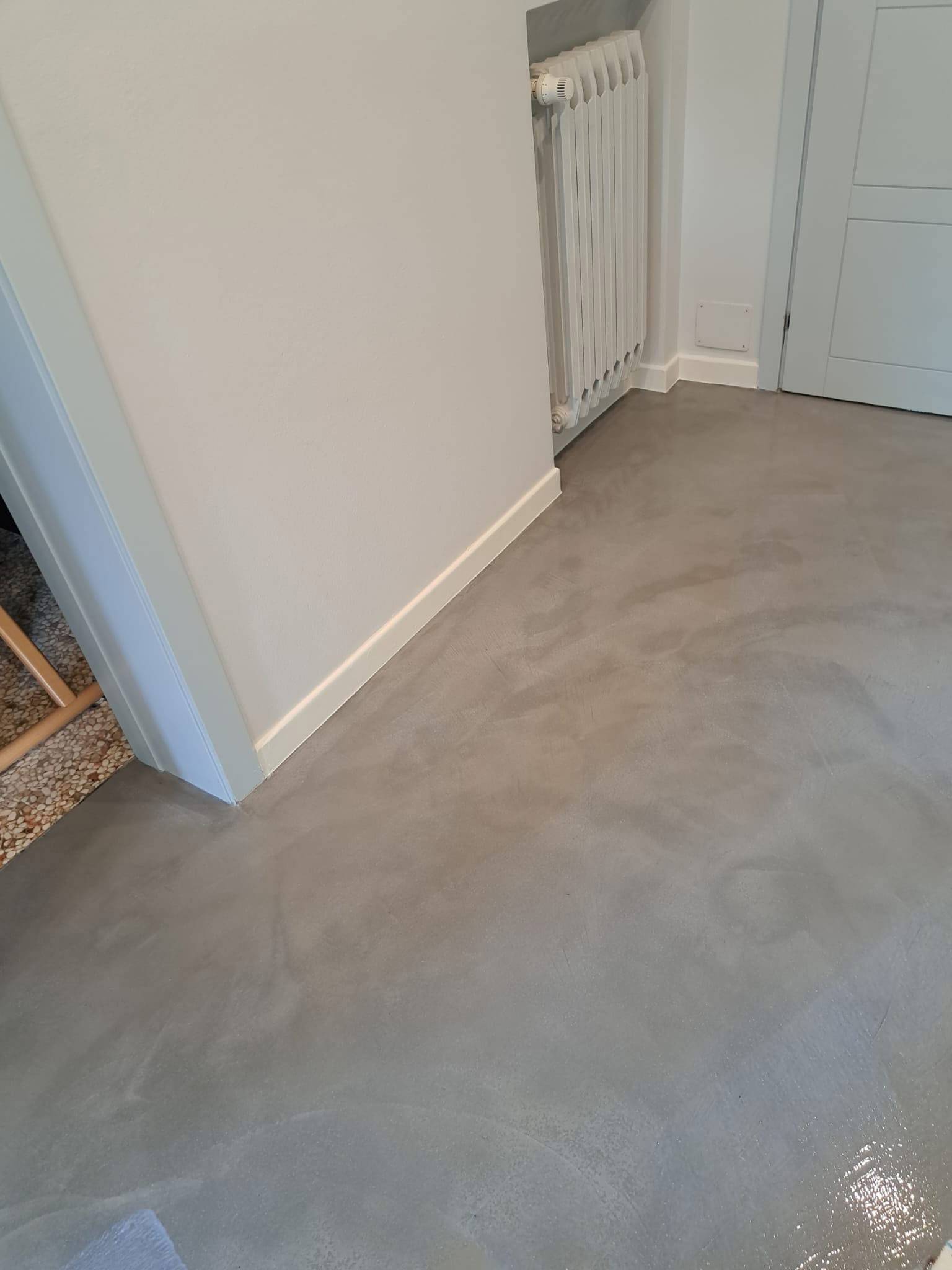 appartamento-pamela-resinnova-carimate-supefici-pavimenti-rivestimenti-natural-g40