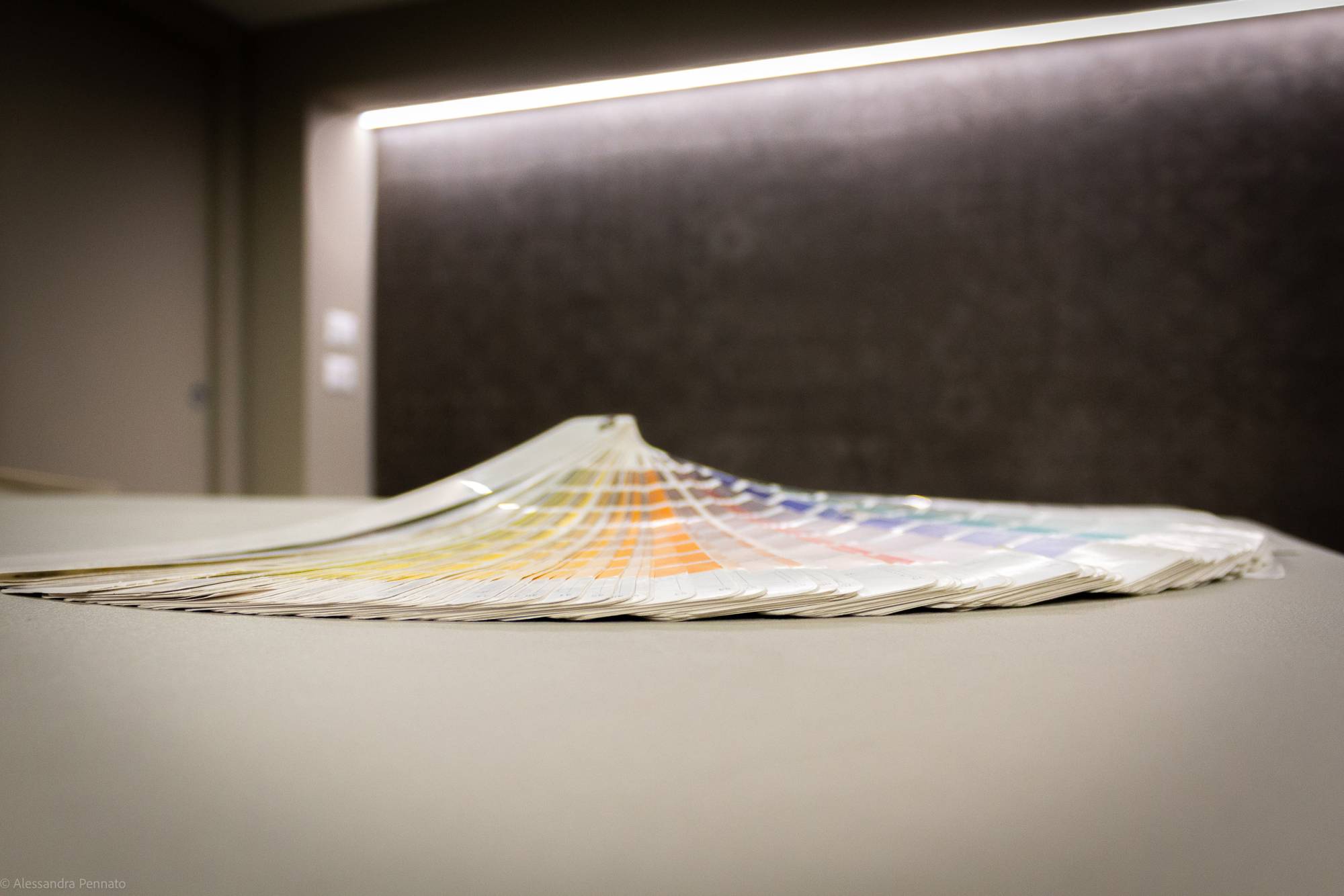 resinnova-showroom-como-pavimenti-supercifi-resina-microcementi (9)