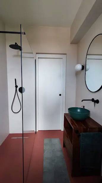 resinnova-appartamento-serena-pavimenti-superfici-resina