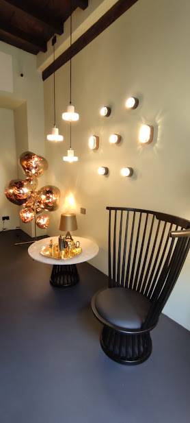 negozio-lusso-como-resinnova-pavimenti-rivestimenti-resina-materia-micrometallo-con-finitura (3)