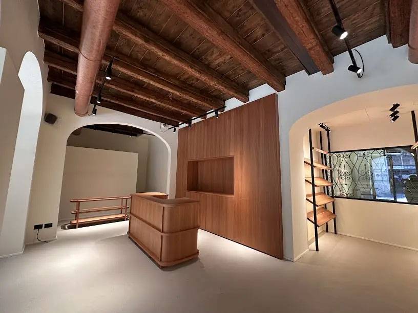 resinnova-superifci-pavimenti-resina-appartamento-claudio-milano