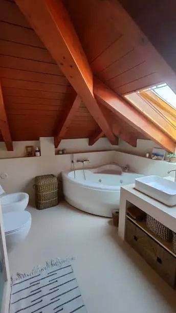 resinnova-appartamento-serena-pavimenti-superfici-resina