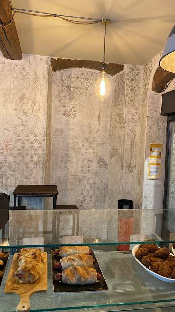 paninoteca-como-resinnova-pavimenti-rivestimenti-calceterra-pastellone-effetto-shabby- (3)