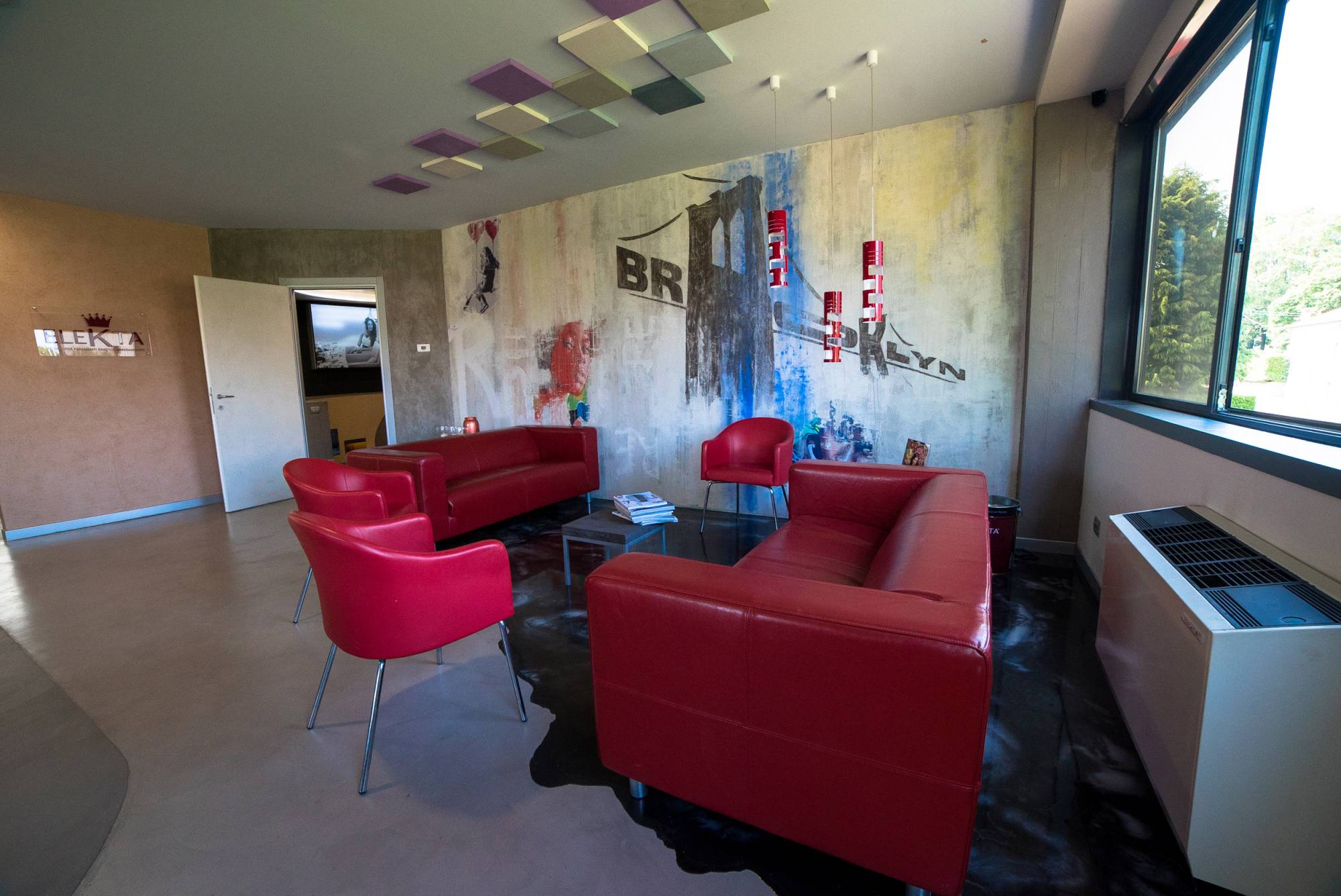 resinnova-showroom-cadorago-pavimenti-supercifi-resina-microcementi (145)