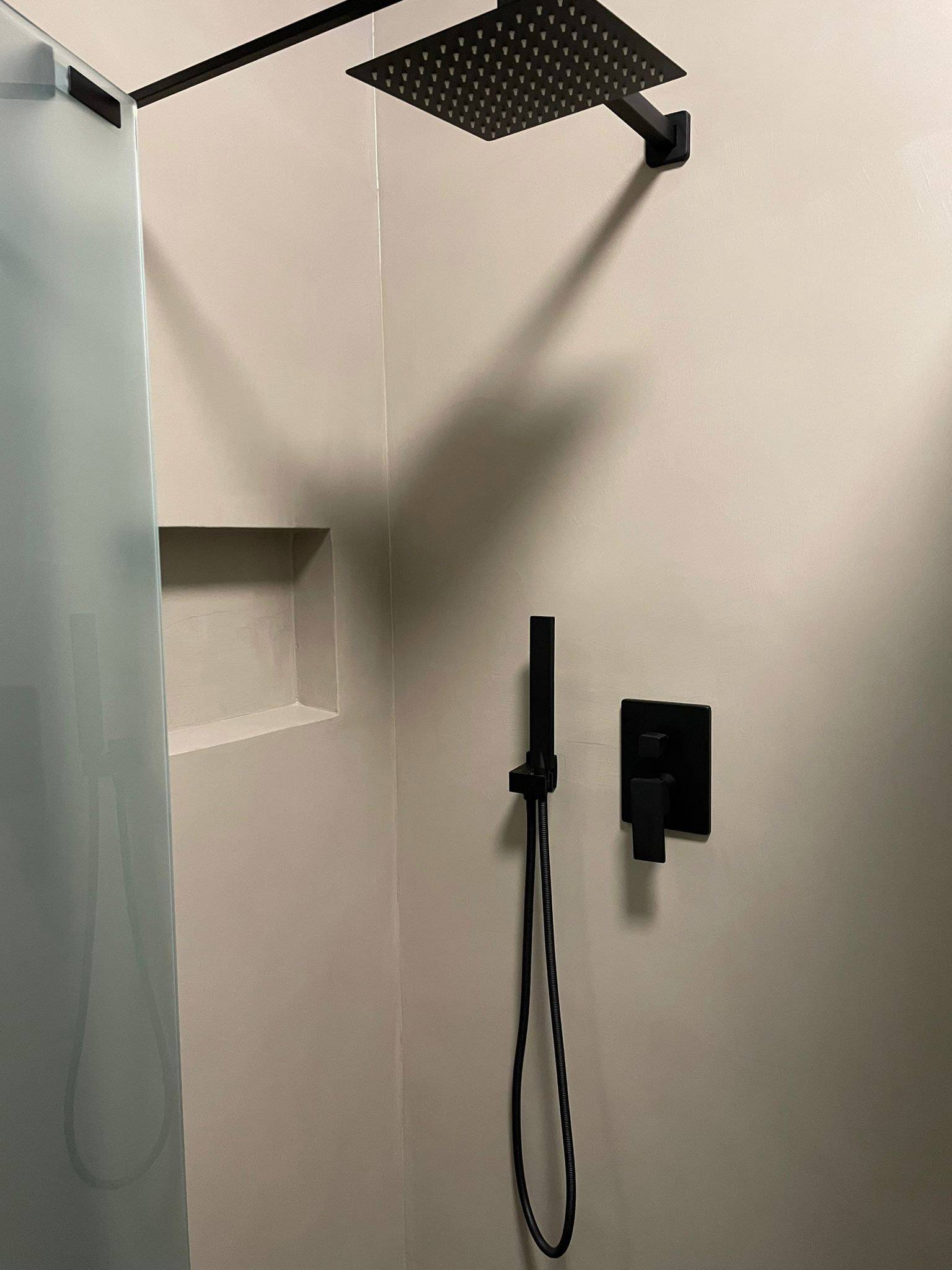 appartamento-flavio-resinnova-como-supefici-pavimenti-resina-materia