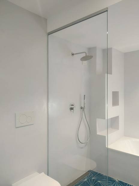 appartamentio-resinnova-monza-e-brianza-pavimenti-rivestimenti-scale-microcemento-naturalg40-resina-materia-rivestimenti-farrow&ball-finitura-estate-emulsion (3)