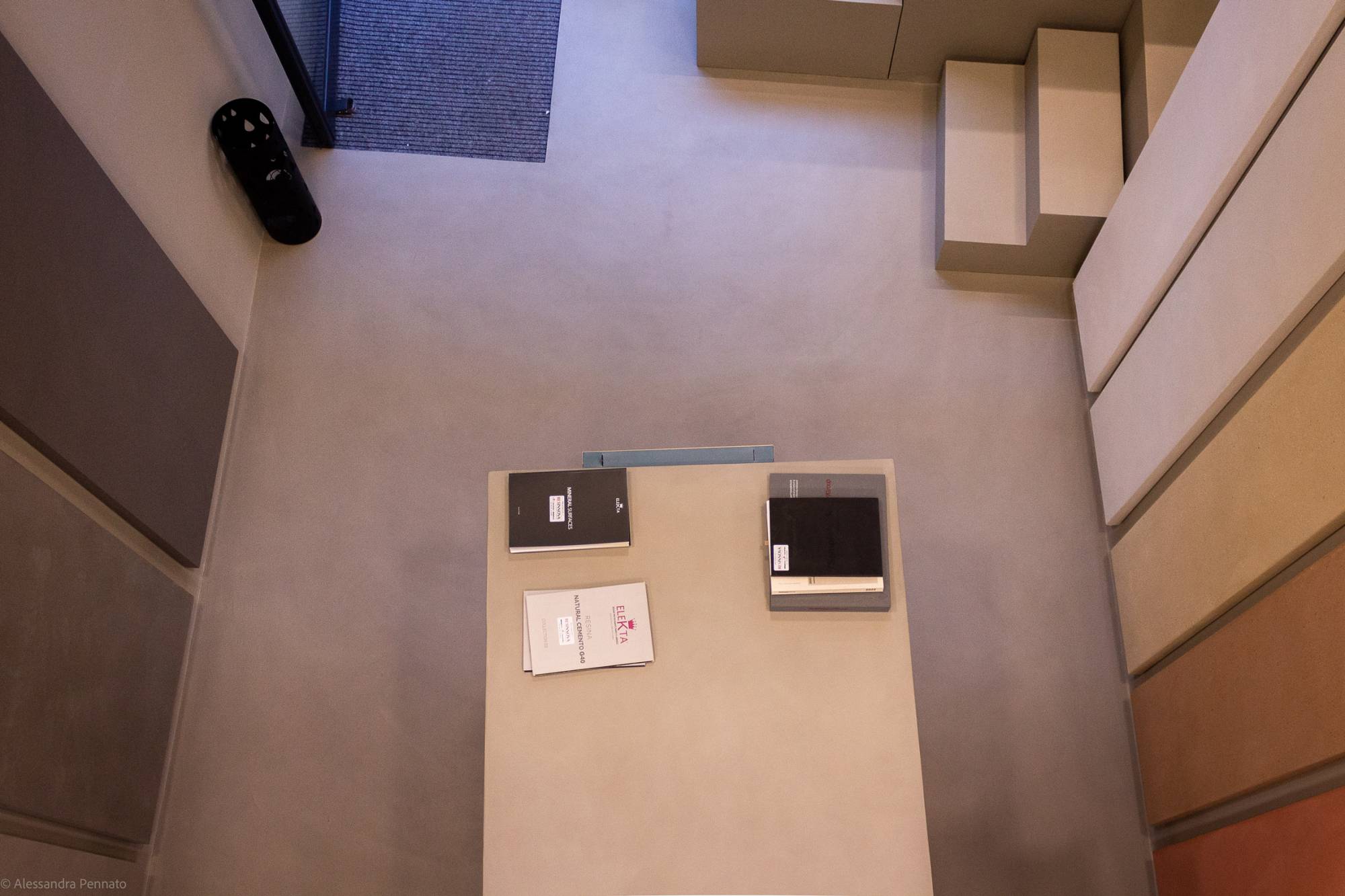 resinnova-showroom-como-pavimenti-supercifi-resina-microcementi (19)